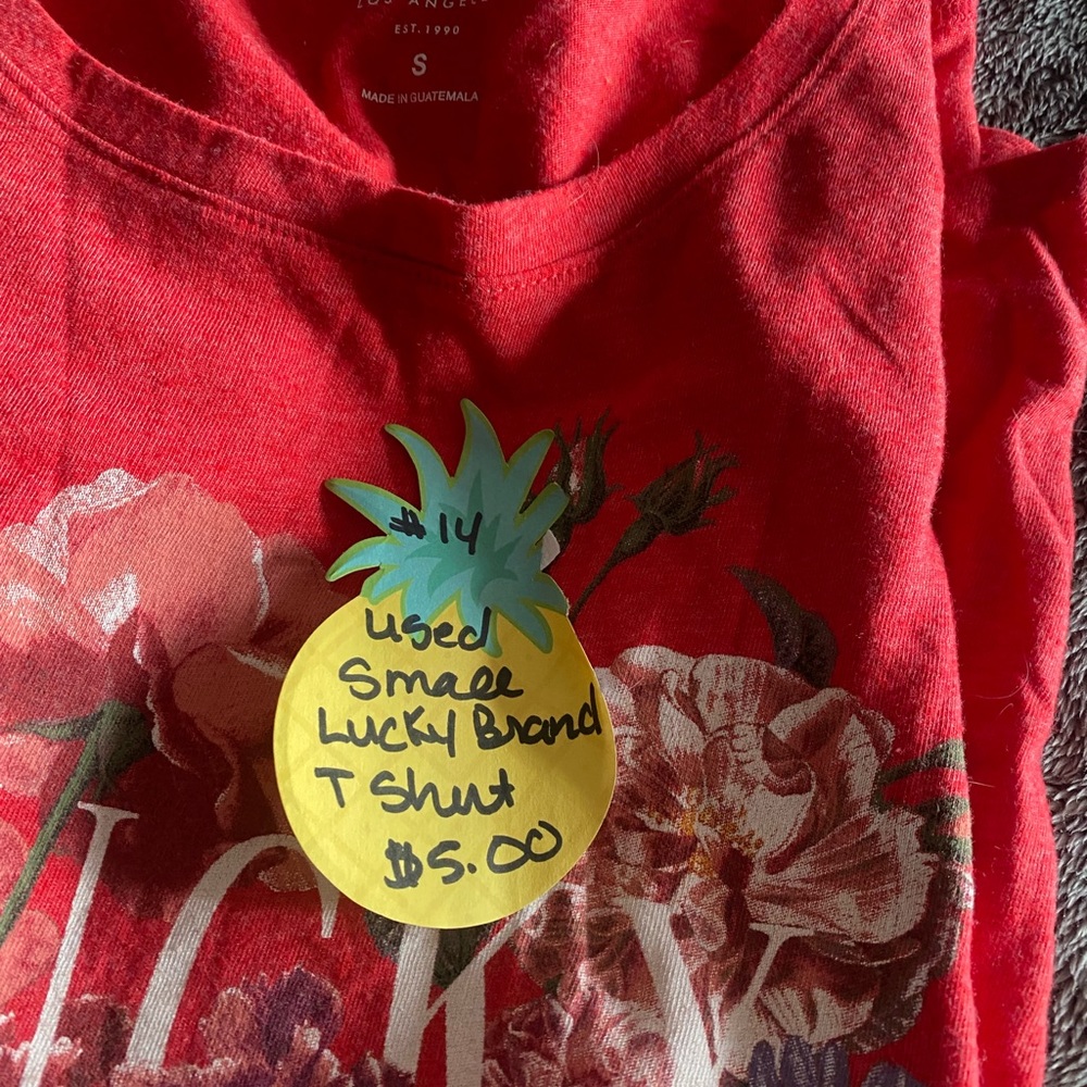 Lucky brand t shirt